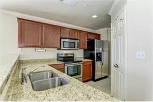 305 E 31st St, Austin, TX 78705 - Photo 2