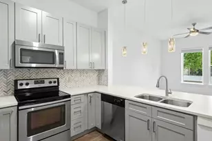1900 Barton Springs Rd, Austin, TX 78704 - Photo 6