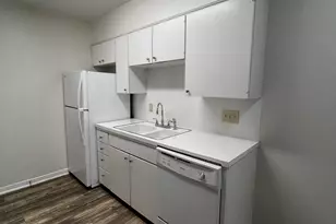 1037 E 44th St, Austin, TX 78751 - Photo 4
