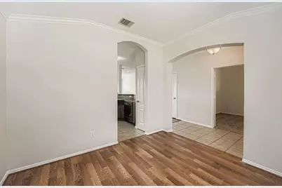 302 Floating Leaf Drive, Hutto, TX 78634 - Photo 10