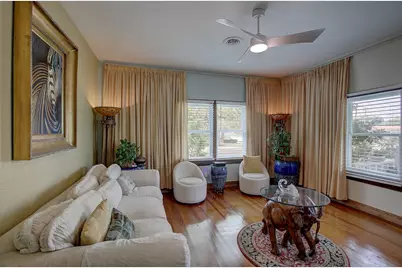 1903 S Austin Avenue, Georgetown, TX 78626 - Photo 2