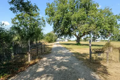 1802 Man O War Drive, Del Valle, TX 78617 - Photo 28