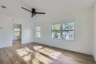 1013 E 3rd St, Austin, TX 78702 - Photo 2