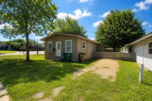 610 Gunter St, Austin, TX 78702 - Photo 2