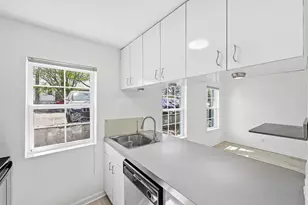 300 Crockett St, Austin, TX 78704 - Photo 12