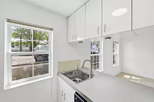 300 Crockett St, Austin, TX 78704 - Photo 16