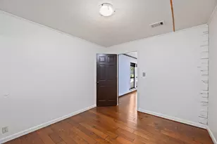 501 Liberty Dr, Liberty Hill, TX 78642 - Photo 30
