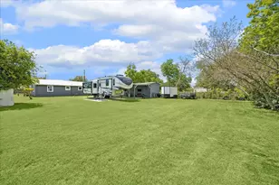 210 Fallwell St, Liberty Hill, TX 78642 - Photo 24