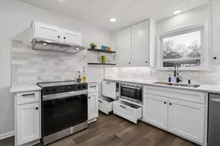 210 Fallwell St, Liberty Hill, TX 78642 - Photo 10