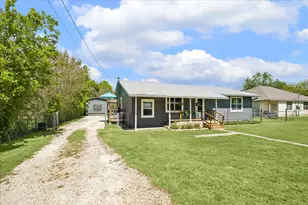 210 Fallwell St, Liberty Hill, TX 78642 - Photo 2