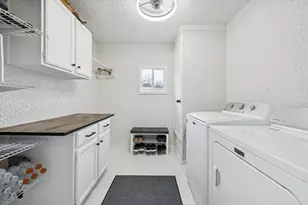 210 Fallwell St, Liberty Hill, TX 78642 - Photo 16