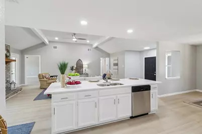 1070 Lonesome Trail, Driftwood, TX 78619 - Photo 18