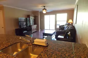 1818 S Lakeshore Blvd, Austin, TX 78741 - Photo 14