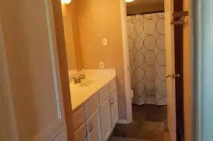 1818 S Lakeshore Blvd, Austin, TX 78741 - Photo 18