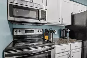 1818 S Lakeshore Blvd, Austin, TX 78741 - Photo 10