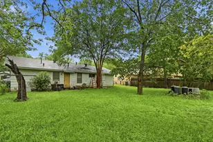 2702 Sherwood Ln, Austin, TX 78704 - Photo 4