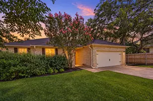 9131 Edwardson Ln, Austin, TX 78749 - Photo 2