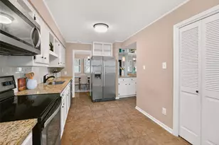 11121 Pinehurst Dr, Austin, TX 78747 - Photo 14