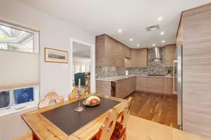 1302 Berkshire Dr, Austin, TX 78723 - Photo 10