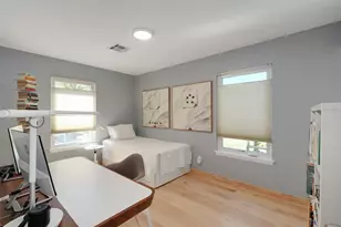 1302 Berkshire Dr, Austin, TX 78723 - Photo 22