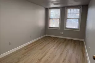 106 E 38th St, Austin, TX 78705 - Photo 14