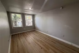 106 E 38th St, Austin, TX 78705 - Photo 16