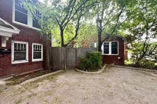 106 E 38th St, Austin, TX 78705 - Photo 10