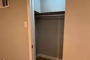 106 E 38th St, Austin, TX 78705 - Photo 10