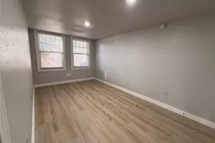 106 E 38th St, Austin, TX 78705 - Photo 12