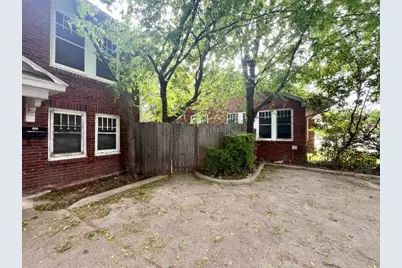 106 E 38 Street #B, Austin, TX 78705 - Photo 2