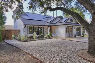 2106 Bluebonnet Dr, Round Rock, TX 78664 - Photo 2