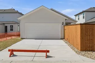 201 Betsy Rd, Hutto, TX 78634 - Photo 2