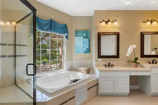 34 Tiburon Dr, The Hills, TX 78738 - Photo 12
