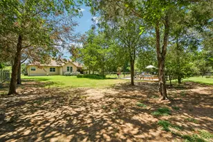 141 Upola Ct, Bastrop, TX 78602 - Photo 34