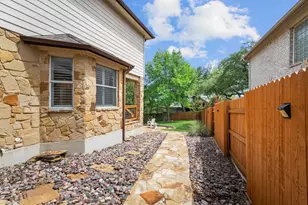 540 Manchester Ln, Austin, TX 78737 - Photo 34