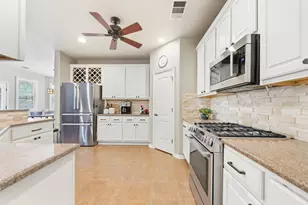 540 Manchester Ln, Austin, TX 78737 - Photo 12