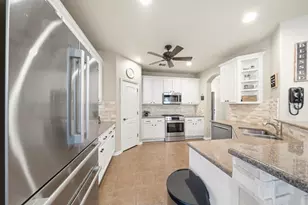 540 Manchester Ln, Austin, TX 78737 - Photo 10