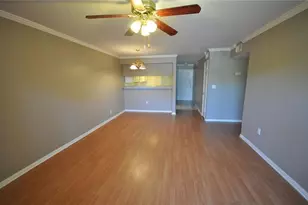 501 W 26th St, Austin, TX 78705 - Photo 2