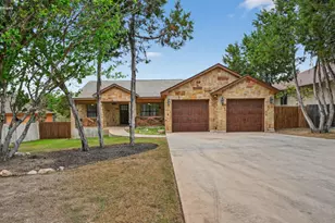 4 Redwood Cir, Wimberley, TX 78676 - Photo 2