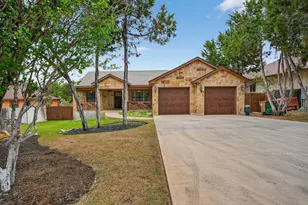 4 Redwood Cir, Wimberley, TX 78676 - Photo 2