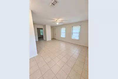 601 Cottonwood Street, Lockhart, TX 78644 - Photo 4