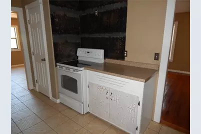 330 E Cedar Street, Bertram, TX 78605 - Photo 6