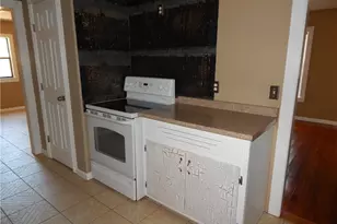 330 E Cedar St, Bertram, TX 78605 - Photo 6