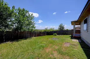 209 Hoya Ln, San Marcos, TX 78666 - Photo 14