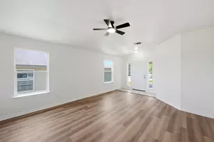 209 Hoya Ln, San Marcos, TX 78666 - Photo 2