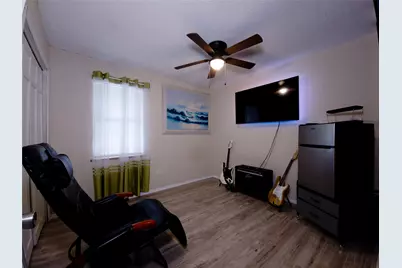911 Brazos Street, Lockhart, TX 78644 - Photo 16