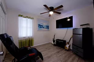 911 Brazos St, Lockhart, TX 78644 - Photo 16