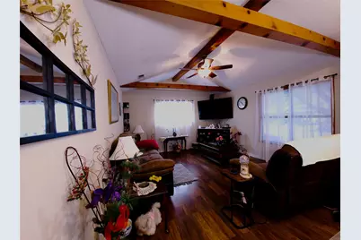 911 Brazos Street, Lockhart, TX 78644 - Photo 8