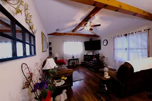 911 Brazos St, Lockhart, TX 78644 - Photo 8