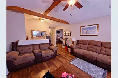 911 Brazos Street, Lockhart, TX 78644 - Photo 6
